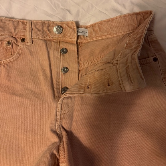 Salmon colored denim shorts, size USA 6 - Picture 2 of 3